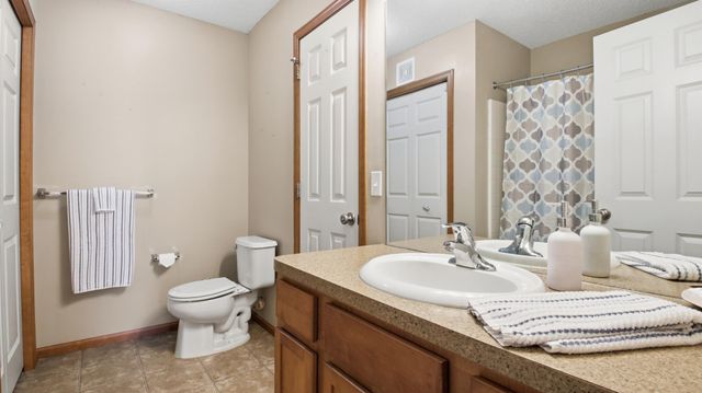 5010 149th Street N 5, Hugo, MN 55038