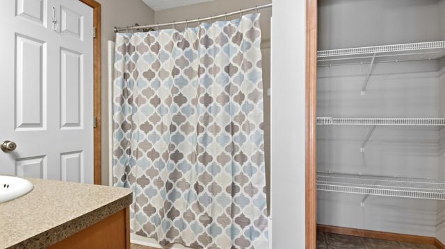 5010 149th Street N 5, Hugo, MN 55038