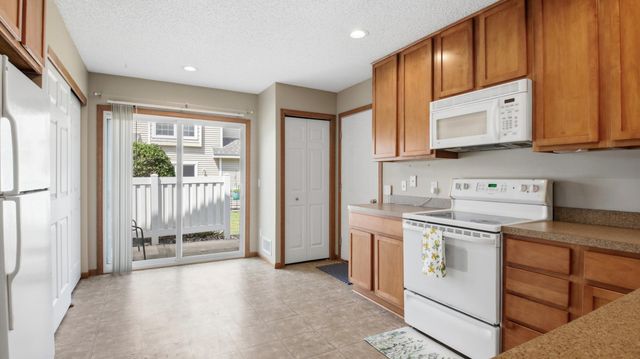 5010 149th Street N 5, Hugo, MN 55038