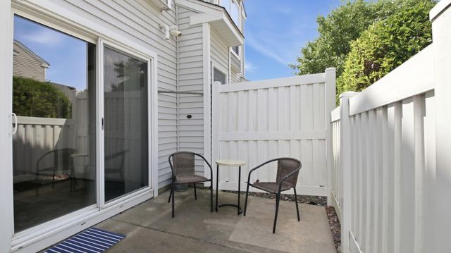 5010 149th Street N 5, Hugo, MN 55038
