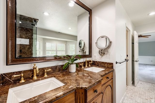 3450 E HIDDEN OAK DR, Cottonwood Heights, UT 84121