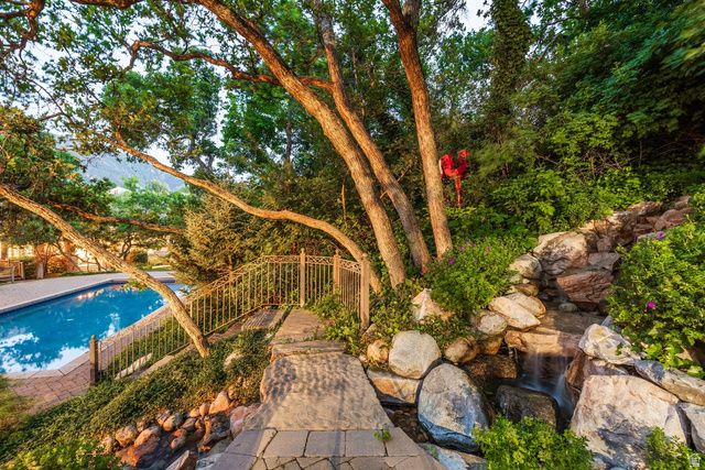 3450 E HIDDEN OAK DR, Cottonwood Heights, UT 84121