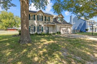 702 Aspinock ST, Chesapeake, VA 23322