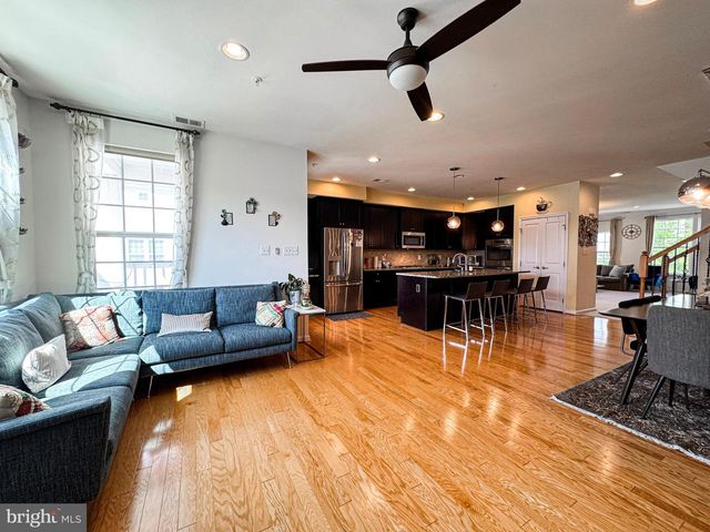3190 YEAGER DR, Herndon, VA 20171