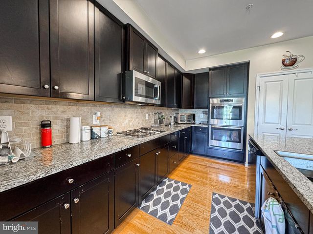 3190 YEAGER DR, Herndon, VA 20171