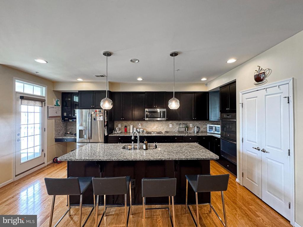 3190 YEAGER DR, Herndon, VA 20171