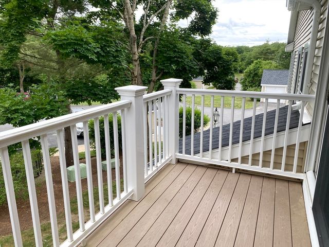 152 Tyson Commons Ln 152, Braintree, MA 02184