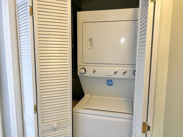 152 Tyson Commons Ln 152, Braintree, MA 02184