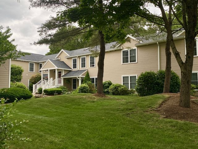 152 Tyson Commons Ln 152, Braintree, MA 02184