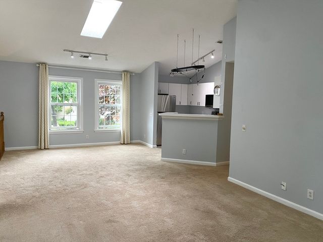 152 Tyson Commons Ln 152, Braintree, MA 02184