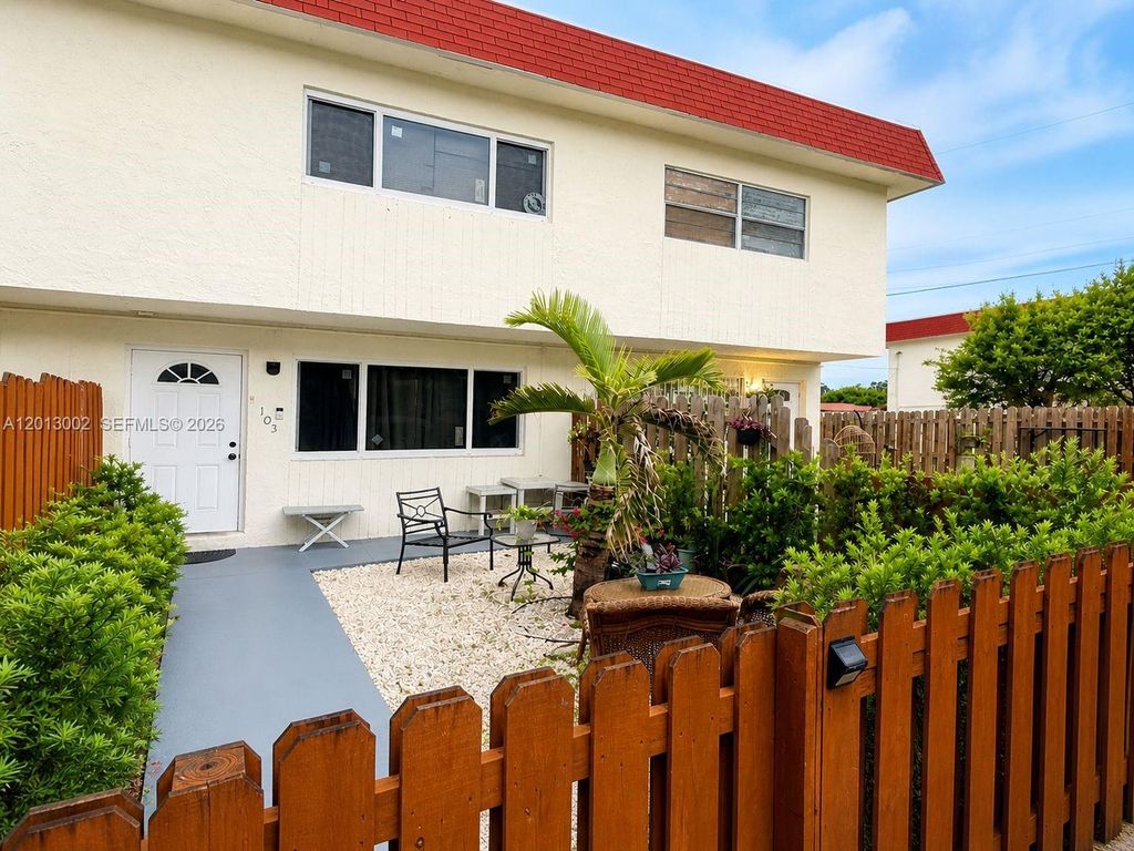 1520 NE 151st Street 103, Miami, FL 33162