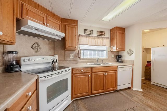 5006 FOX CLIFF DR, Lakeland, FL 33810