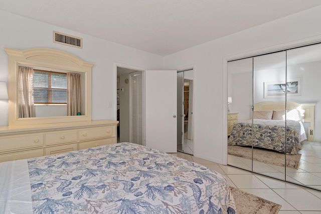 2565 S Ocean Boulevard 208, Palm Beach, FL 33480