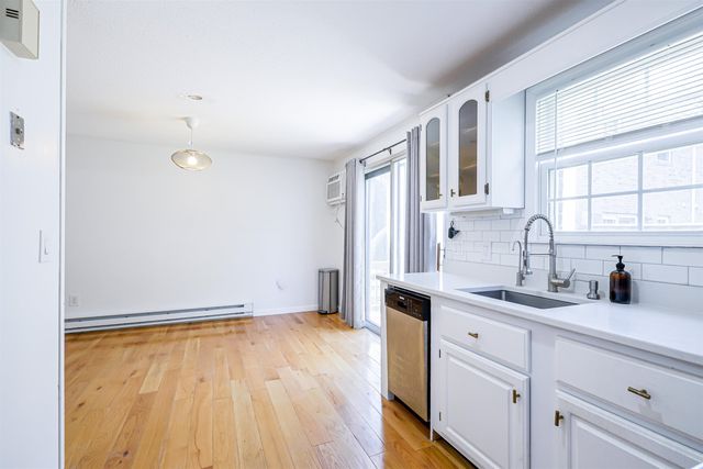 41 Fieldstone Drive, Londonderry, NH 03053