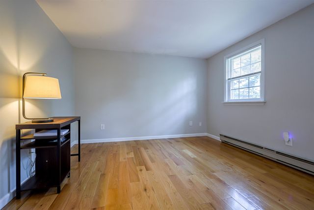 41 Fieldstone Drive, Londonderry, NH 03053