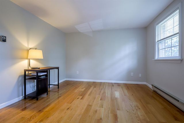 41 Fieldstone Drive, Londonderry, NH 03053