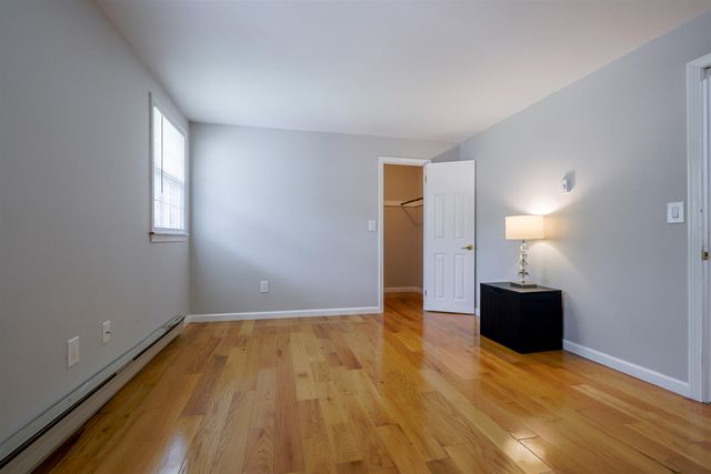 41 Fieldstone Drive, Londonderry, NH 03053