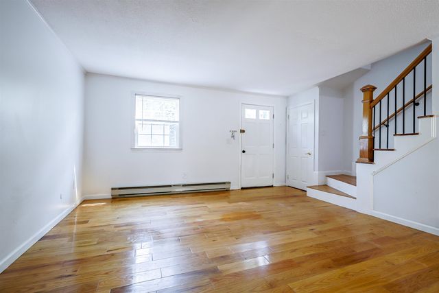 41 Fieldstone Drive, Londonderry, NH 03053