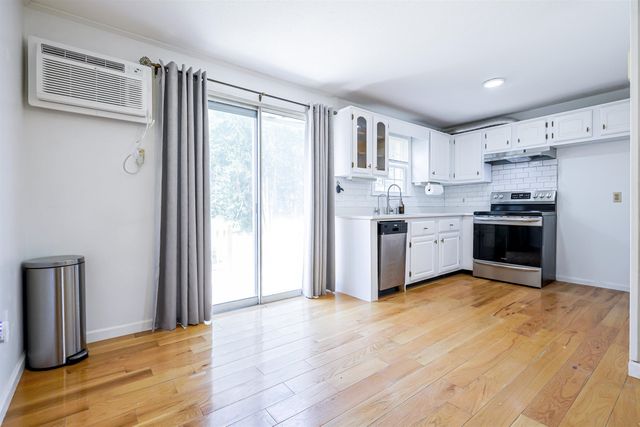 41 Fieldstone Drive, Londonderry, NH 03053