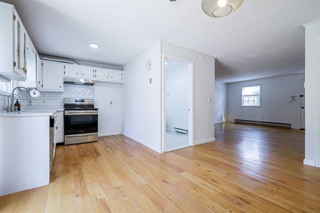 41 Fieldstone Drive, Londonderry, NH 03053