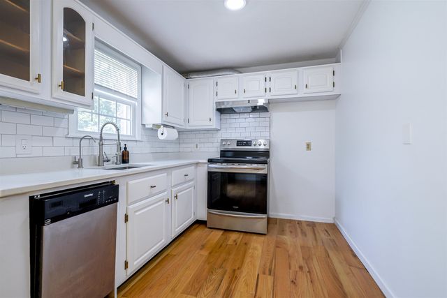 41 Fieldstone Drive, Londonderry, NH 03053