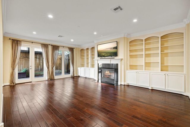 6310 Hermann Lake Drive, Houston, TX 77021