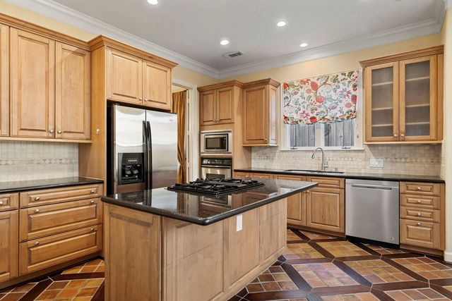 6310 Hermann Lake Drive, Houston, TX 77021