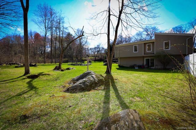 6 Bedell Road, Amawalk, NY 10501
