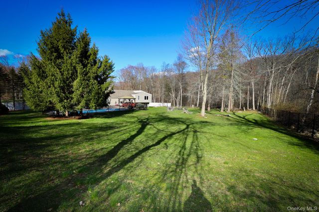 6 Bedell Road, Amawalk, NY 10501