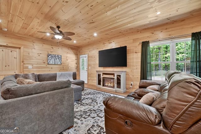 68 Old South Drive, Ellijay, GA 30540