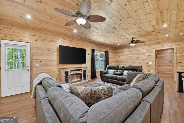 68 Old South Drive, Ellijay, GA 30540