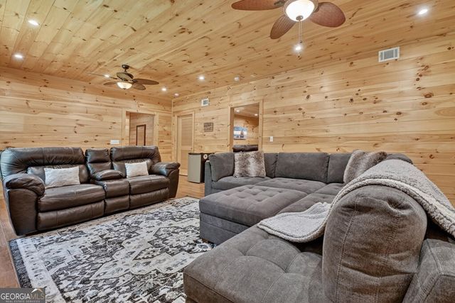 68 Old South Drive, Ellijay, GA 30540