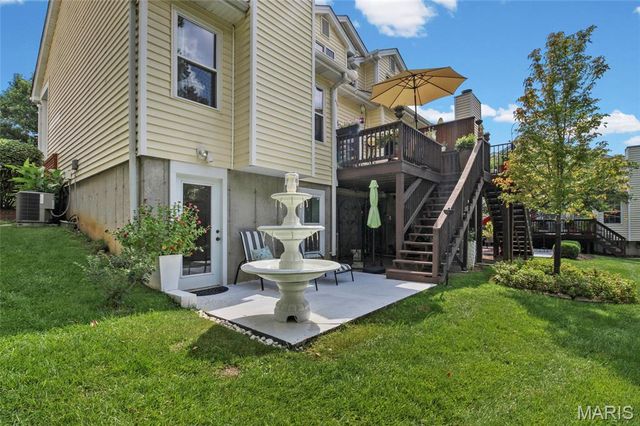 1927 King Arthur Court, St Louis, MO 63146