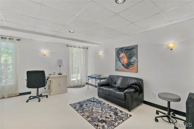 1927 King Arthur Court, St Louis, MO 63146
