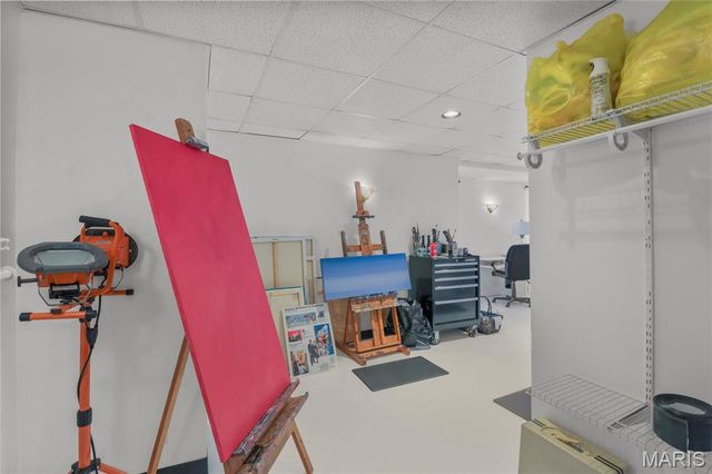 1927 King Arthur Court, St Louis, MO 63146