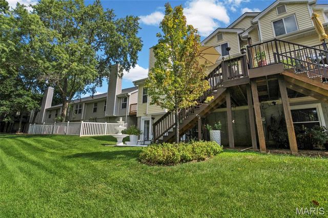 1927 King Arthur Court, St Louis, MO 63146