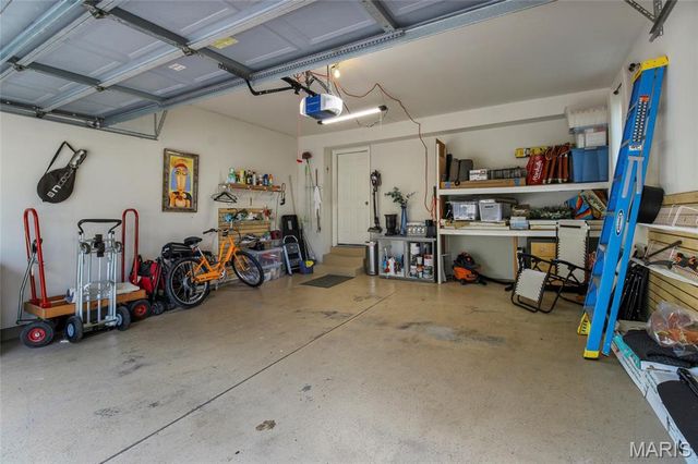 1927 King Arthur Court, St Louis, MO 63146