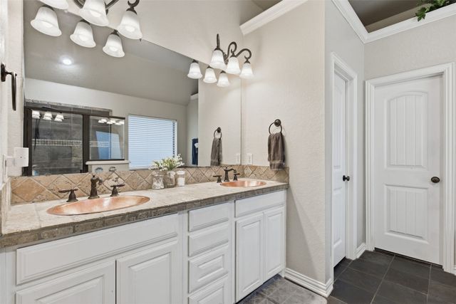 165 Canyon Drive, Decatur, TX 76234