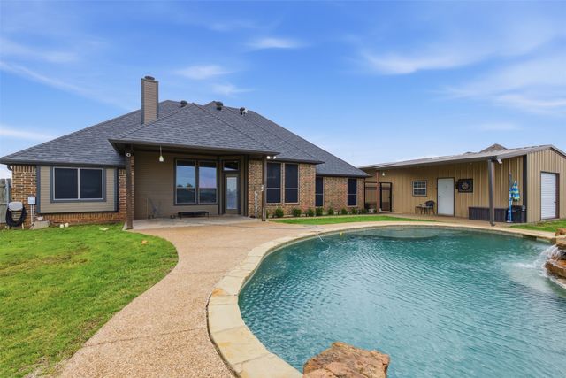 165 Canyon Drive, Decatur, TX 76234