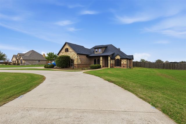 165 Canyon Drive, Decatur, TX 76234