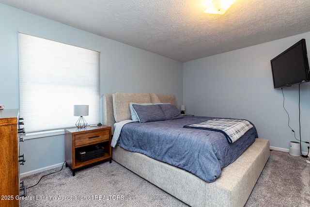 3725 Stoneleigh Drive, Lansing, MI 48910