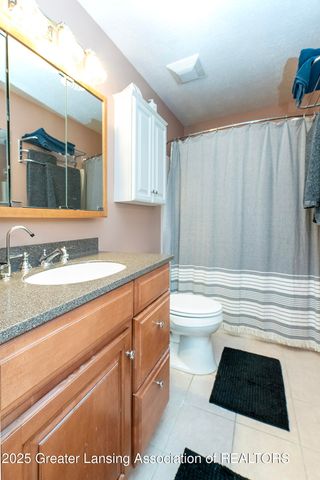 3725 Stoneleigh Drive, Lansing, MI 48910