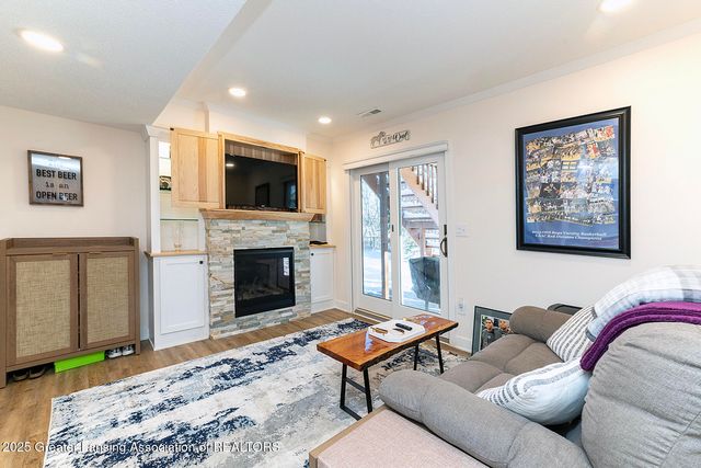 3725 Stoneleigh Drive, Lansing, MI 48910