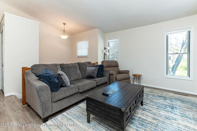 3725 Stoneleigh Drive, Lansing, MI 48910