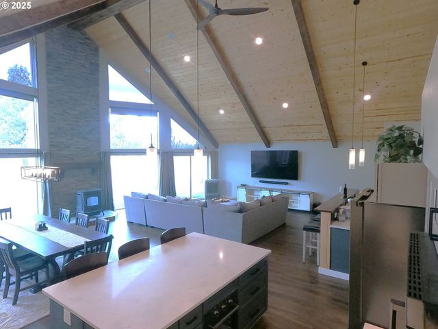 13422 Sw AIRFIELD Ln, Culver, OR 97734