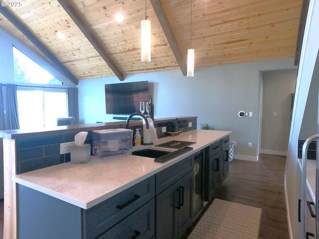 13422 Sw AIRFIELD Ln, Culver, OR 97734