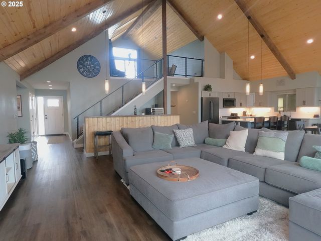 13422 Sw AIRFIELD Ln, Culver, OR 97734