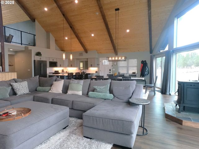 13422 Sw AIRFIELD Ln, Culver, OR 97734