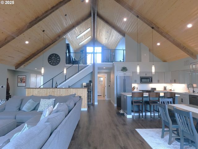 13422 Sw AIRFIELD Ln, Culver, OR 97734