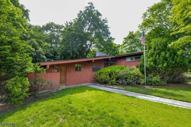 235 Godwin Ave, Wyckoff Twp., NJ 07481